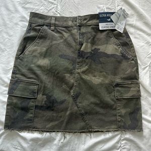 Hollister Ultra High-Rise Skirt Size 3